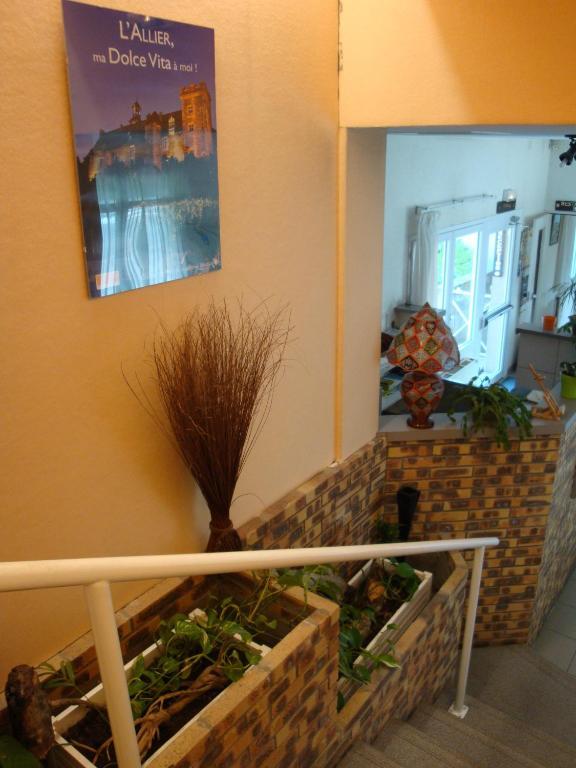 Hotel Du Commerce Tronget エクステリア 写真
