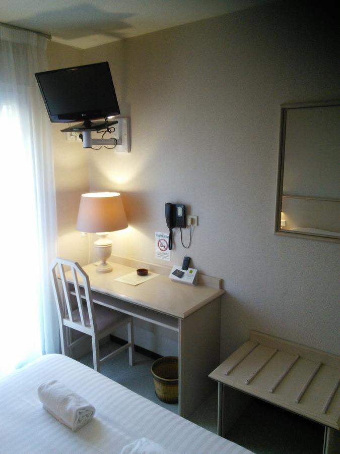 Hotel Du Commerce Tronget エクステリア 写真